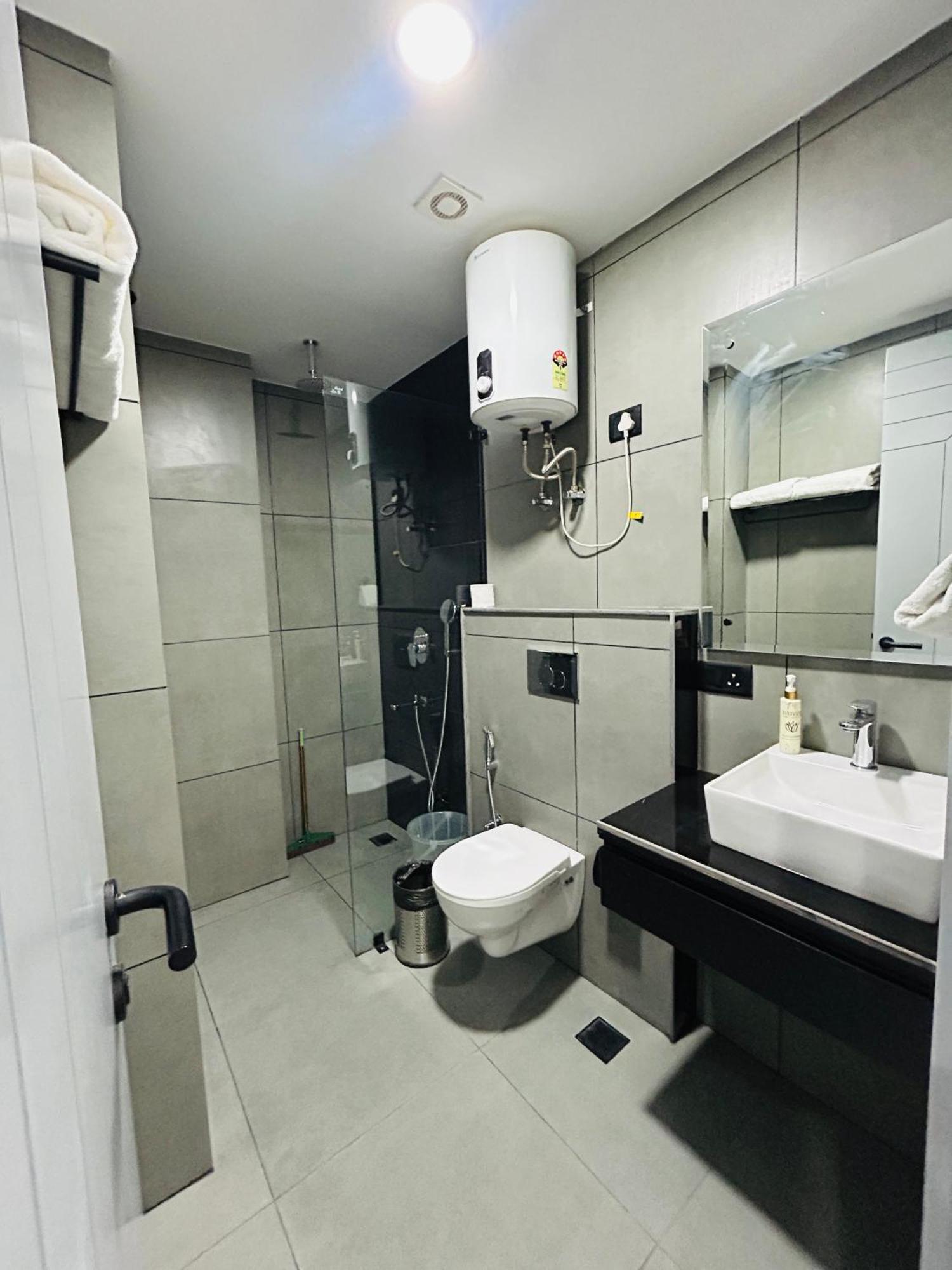 Bedchambers Luxury Apartment Near Golf Course Road Gurgaon Extérieur photo